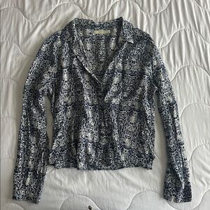 Zhoue Navy and White Patterned Button-Down Shirt